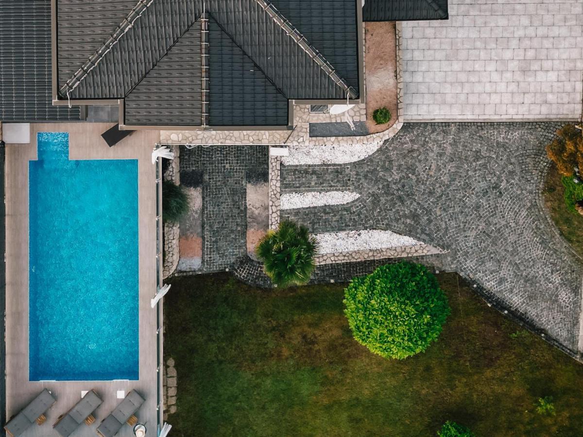 Ferienhaus Široki Brijeg エクステリア 写真