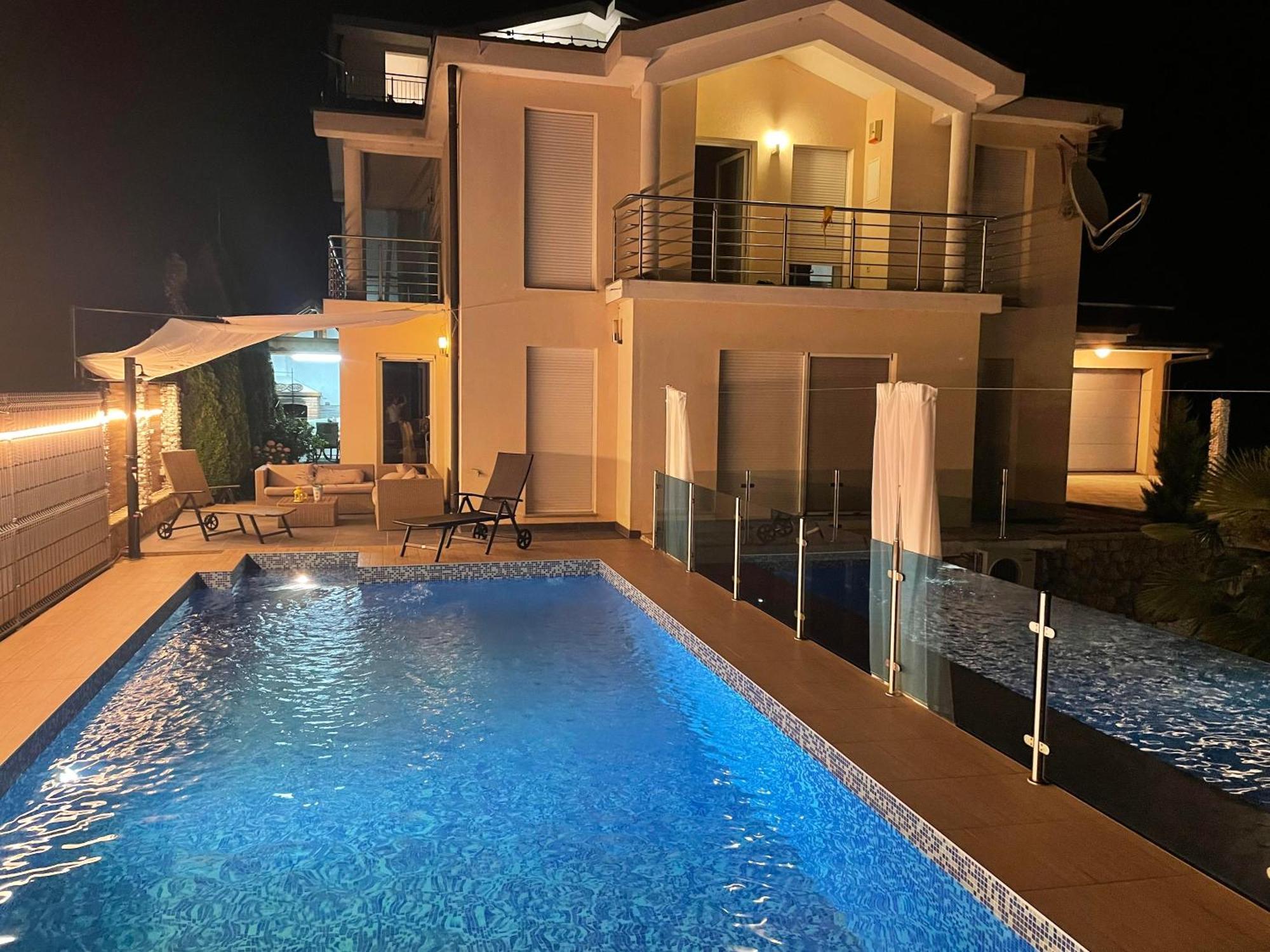 Ferienhaus Široki Brijeg エクステリア 写真